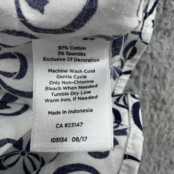 Talbots Size 6 Long Sleeve Button Up Collard Shirt Bow Pattern Classic Work - Picture 7 of 10